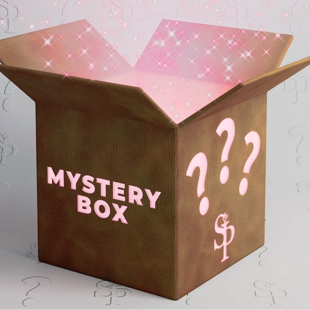 Mystery box 💝worth $150